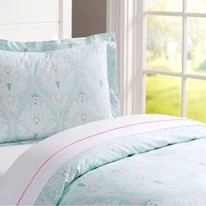 Pottery barn kids Farrah Duvet cover (full/queen), 2 shams and sheets.